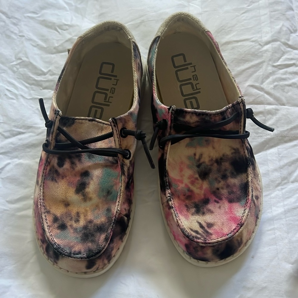 Little girls hey dude